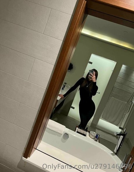 bella lla model beautiful picture