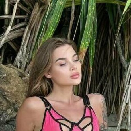 bella lla Profile pic