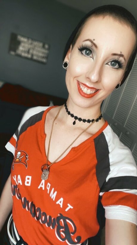 Alieninara perfect actress gallery