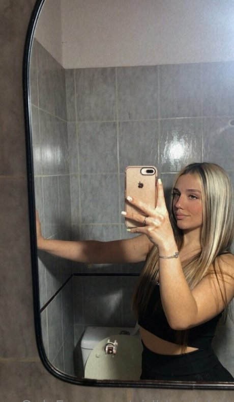 girlblondehot nice actress pictures