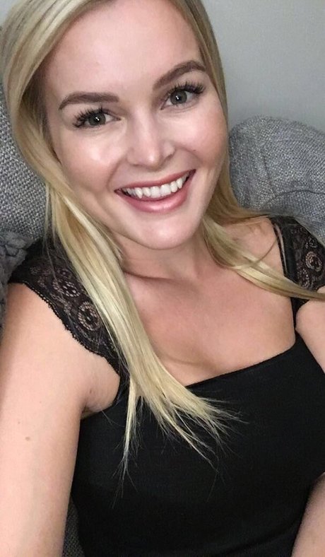 elleknox Quick model image