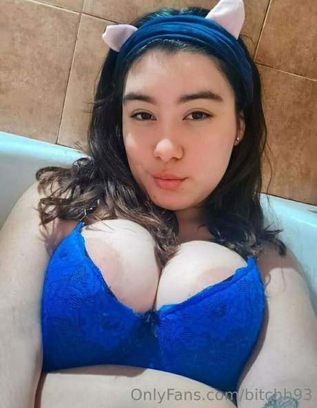 bitchh93 nude star photo