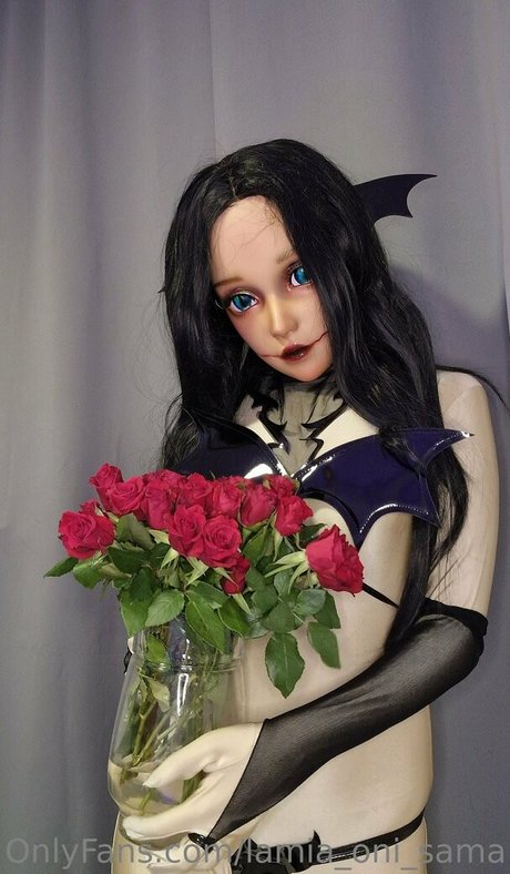 lamia oni sama model beautiful picture