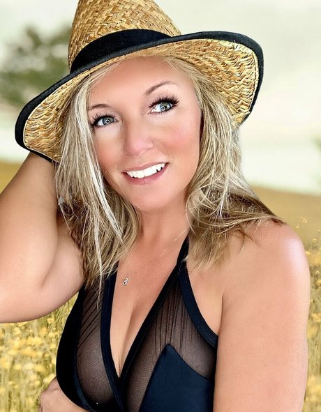 realelizajayne free model images