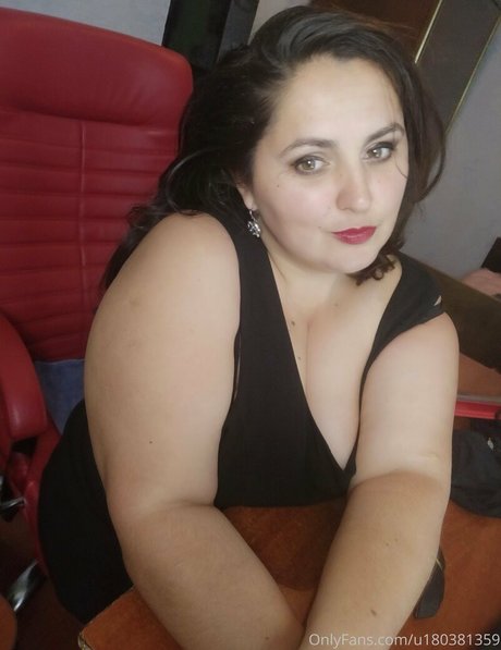 karinamoonn nude model gallery