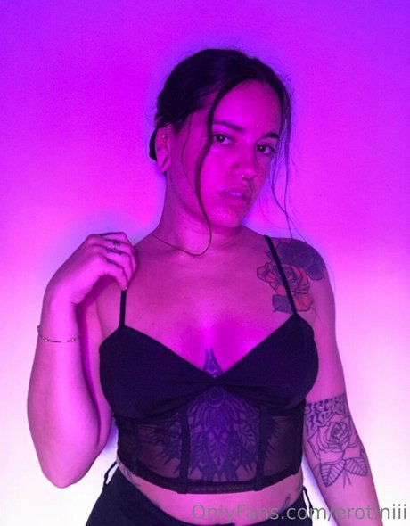 erotiniii adult star image