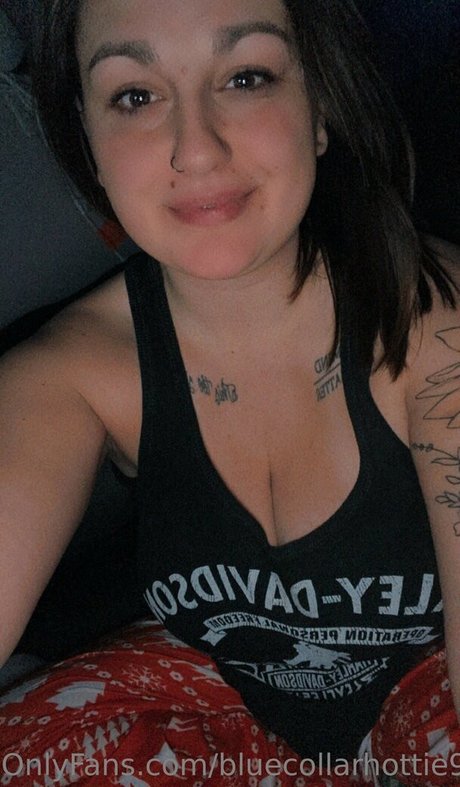 bluecollarhottie98 hot model gallery