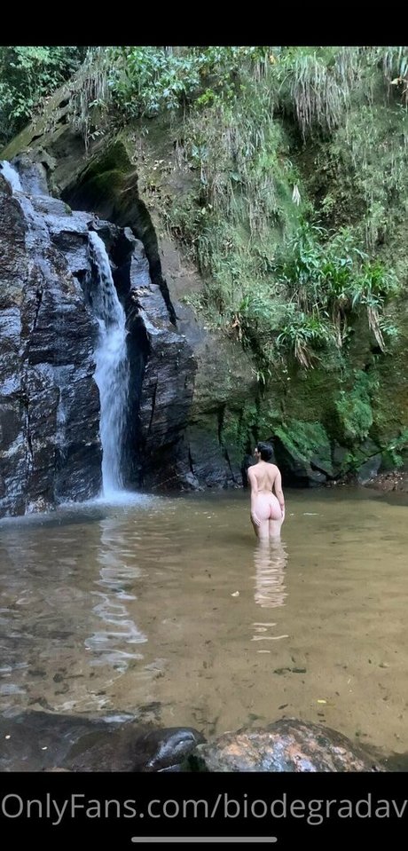 rayziebaby naked model photo