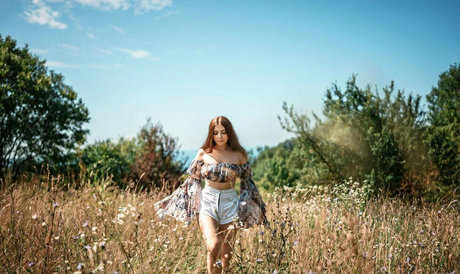 alise lis nice model image