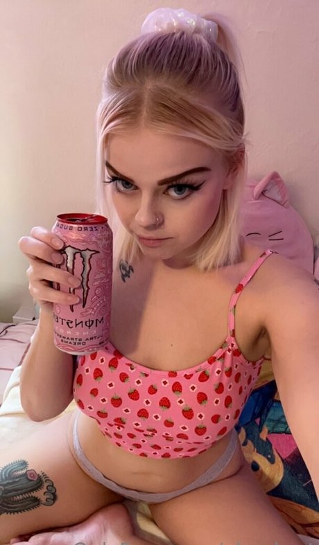 ehoebrat adult star pic