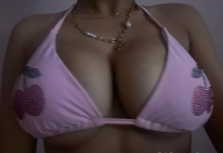 bvnnyara model naked picture