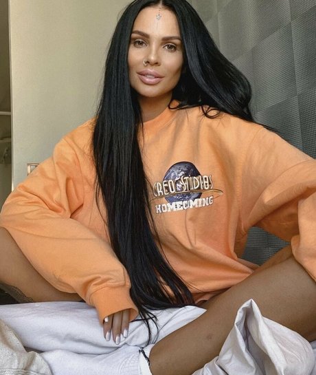 sunny free beautiful actress img