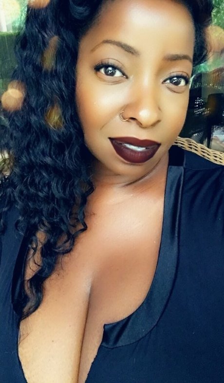 vanessablue high quality model pic