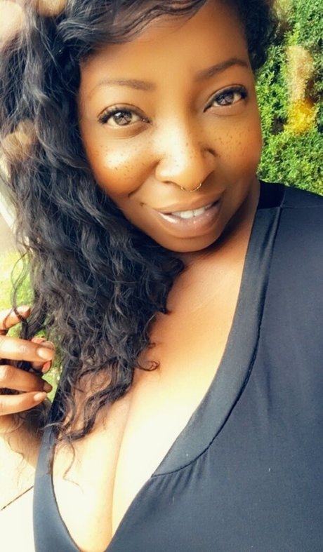 vanessablue model nude img