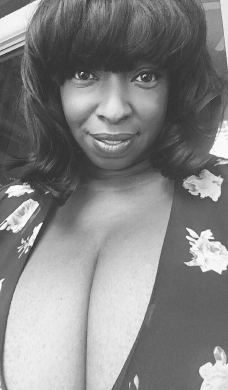 vanessablue hd pornstar photo