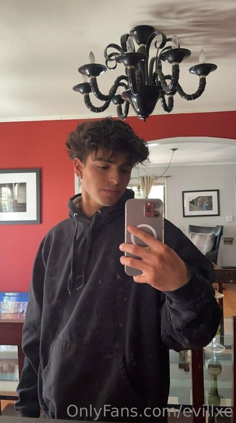 evillxe erotic actress pic