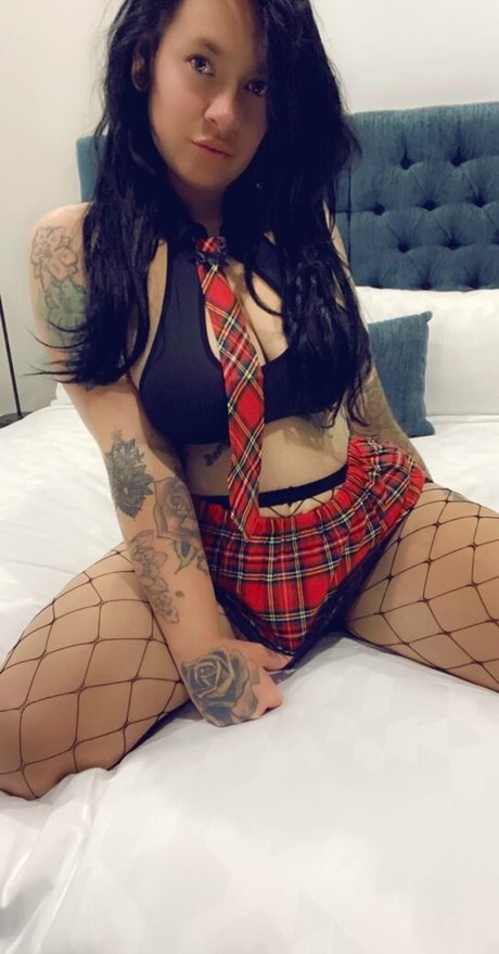 justyouraveragemum x naked model image