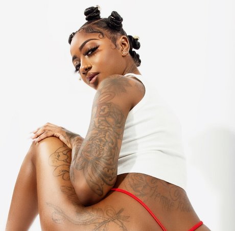 Zaria Linton pornographic model images