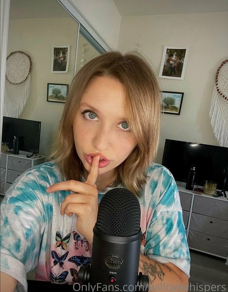 willowwhispers xxx pornstar pic