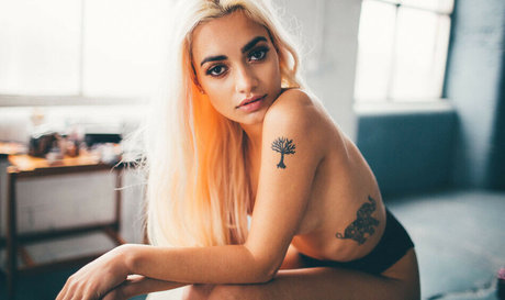 Tara Sky Martin model xxx pic