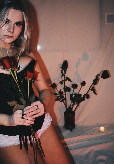 Emily V best actress pics