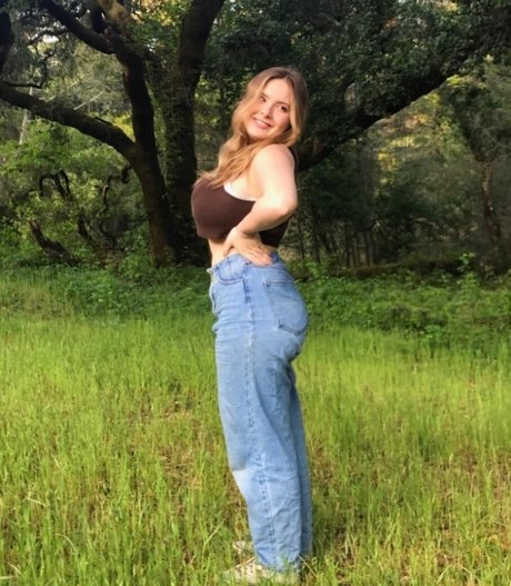 Haley E exclusive model picture