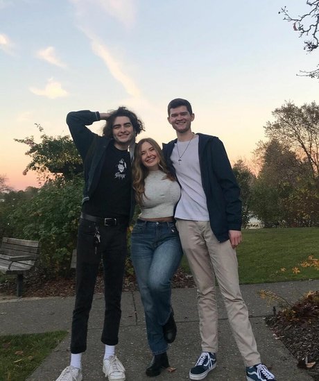 Haley E porn model image