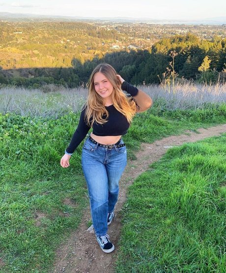 Haley E porn star photo