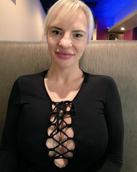 Tori Hendricz star gallery