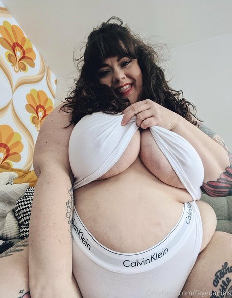 blonde milf big tits onlyfans free xxx galleries