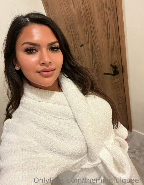 bellabendss star sexy pic