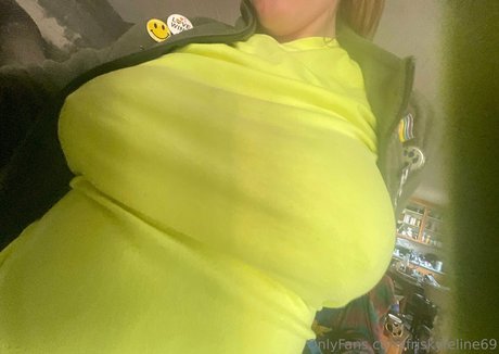 friskyfeline69 star pic