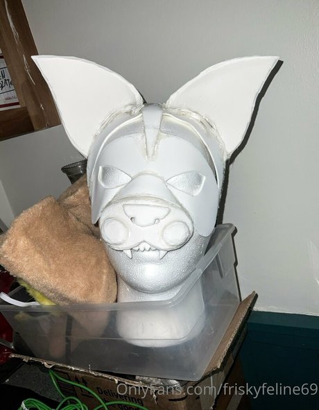 friskyfeline69 nudes model photos