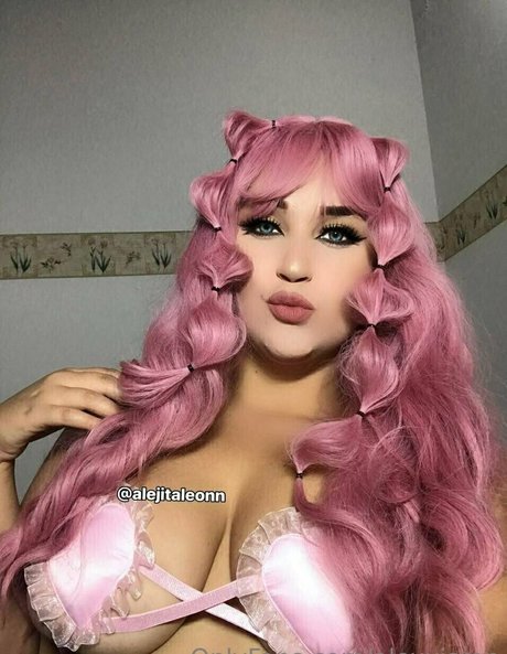 alexxisren nude star picture