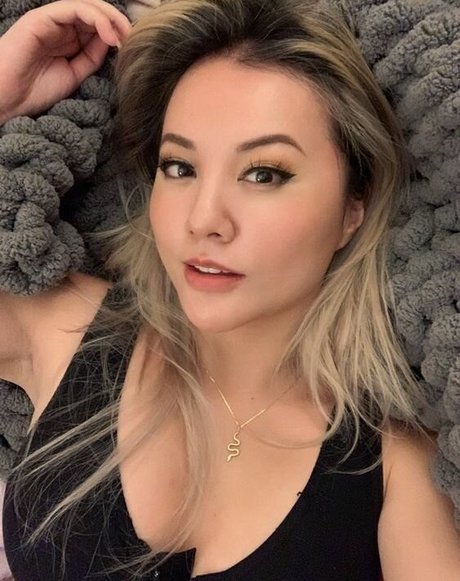 Gina Darling erotic model pics