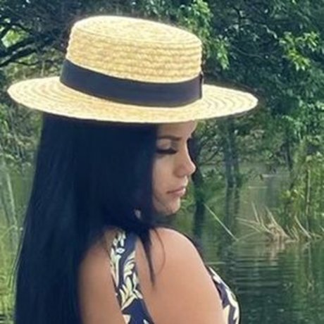 Bruna Butterfly model top gallery