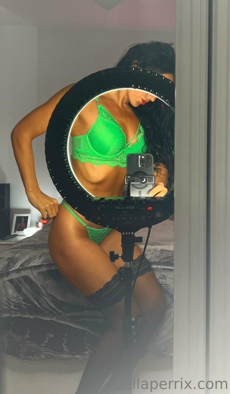 bellaperrix model nice photo