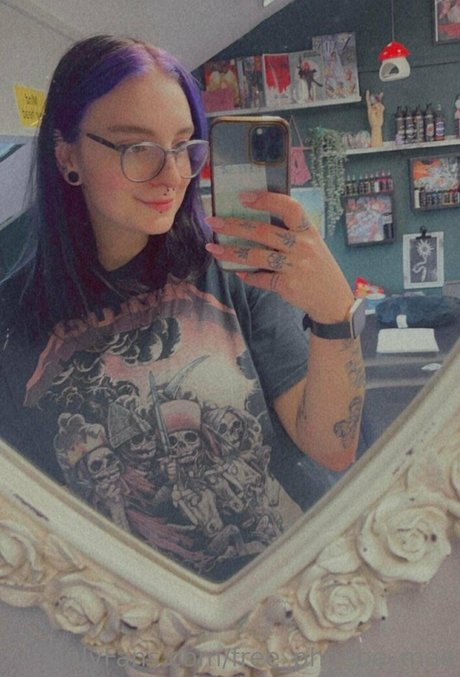 free phoebe mae sexy actress images