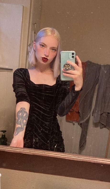 violets cabaret best model archive