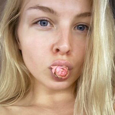 skycouple model pretty image