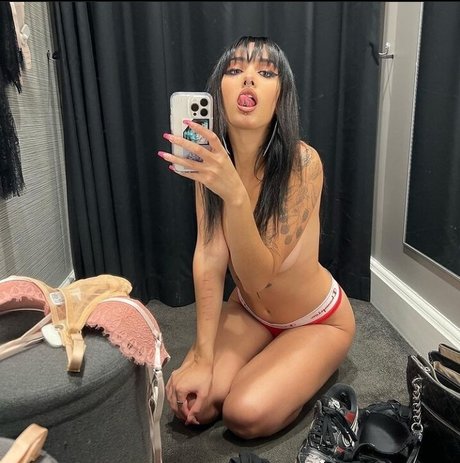 Akasha Collins star hd photos