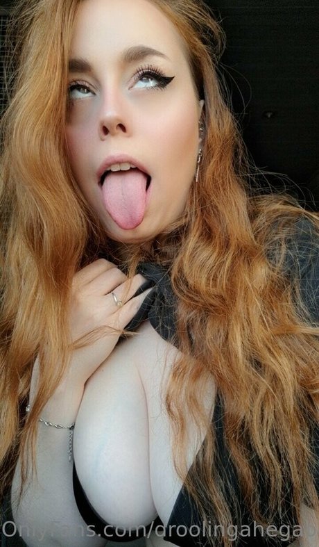 DroolingAhegaoQueen star pornographic photo