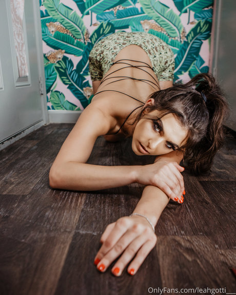 Leah Gotti top model photos