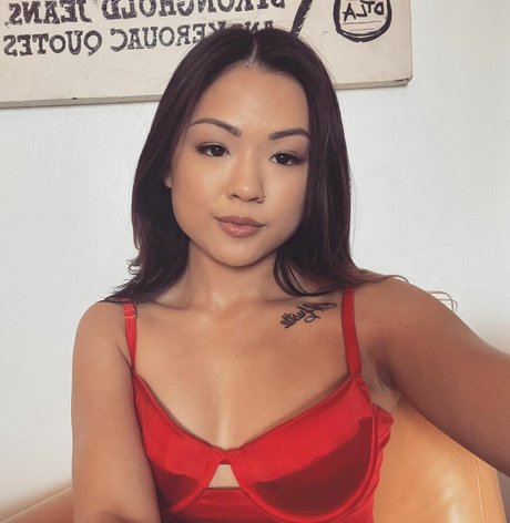 Lulu Chu model sexy image