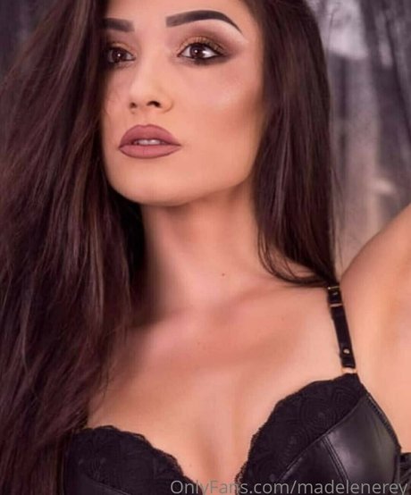 Madelene Rey hot model photos