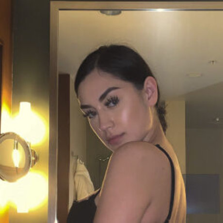 Sarah Quintanilla pretty actress img