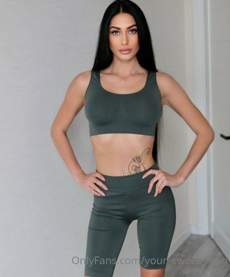 Mari Sweet exclusive star archive