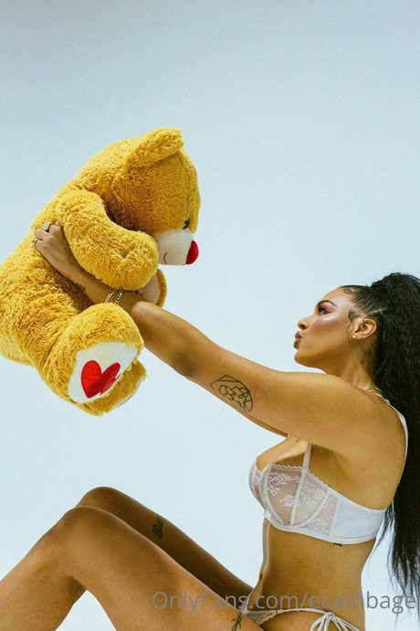 Elizabeth Cambage best actress images