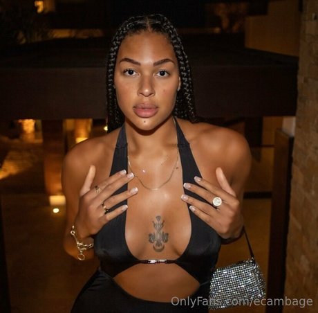 big tits blonde onlyfans naked galleries