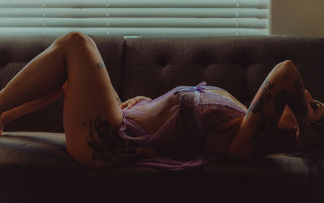 Thatsoraven95 adult star picture